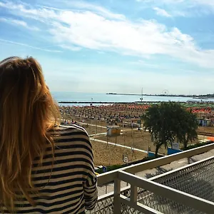 https://hotel-tritone.riccione-hotels.org